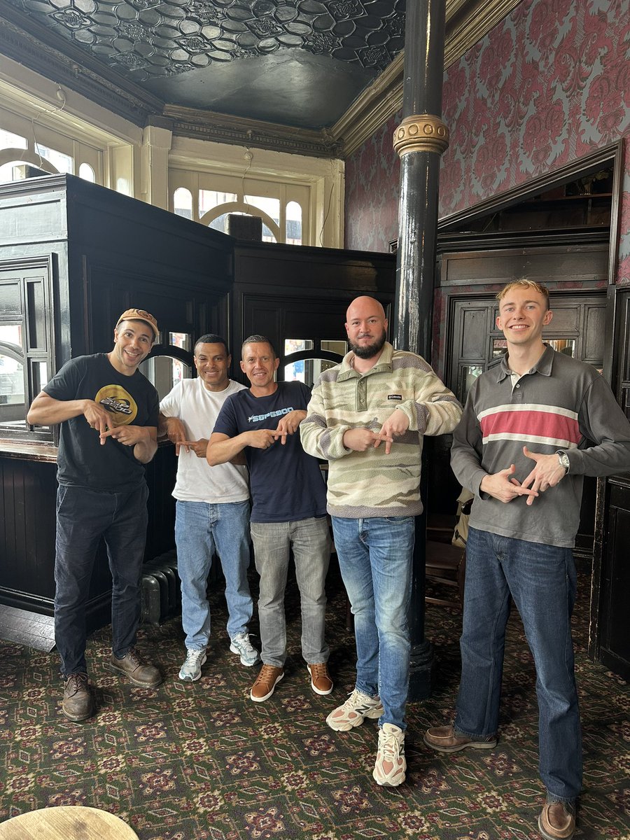 Xaymaca 💹🧲 (@sebstrail) on Twitter photo Aeons IRL in London 🇬🇧
Throwing Aeon signs 💹🧲
In order from right to left:
<a href="/ReubeneoX/">RLanky💹🧲</a> 
<a href="/herbdon27753/">Herbdon 💹🧲</a> 
<a href="/ILOVVVEEEYOUUUU/">Chris-SPX6900 💹🧲</a> 
<a href="/gl25232/">Carlos Adams 💹🧲</a> 
<a href="/sebstrail/">Xaymaca 💹🧲</a> 
#SPX6900 brought us together ❤️ Aeons IRL in London 🇬🇧
Throwing Aeon signs 💹🧲
In order from right to left:
<a href="/ReubeneoX/">RLanky💹🧲</a> 
<a href="/herbdon27753/">Herbdon 💹🧲</a> 
<a href="/ILOVVVEEEYOUUUU/">Chris-SPX6900 💹🧲</a> 
<a href="/gl25232/">Carlos Adams 💹🧲</a> 
<a href="/sebstrail/">Xaymaca 💹🧲</a> 
#SPX6900 brought us together ❤️