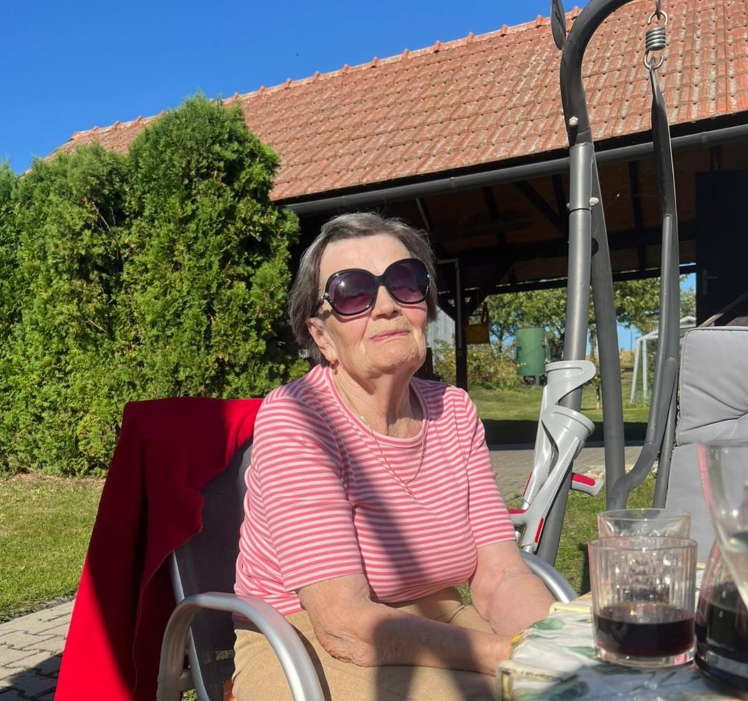 Až mi bude 89, chci být cool jako moje babička. 🤍