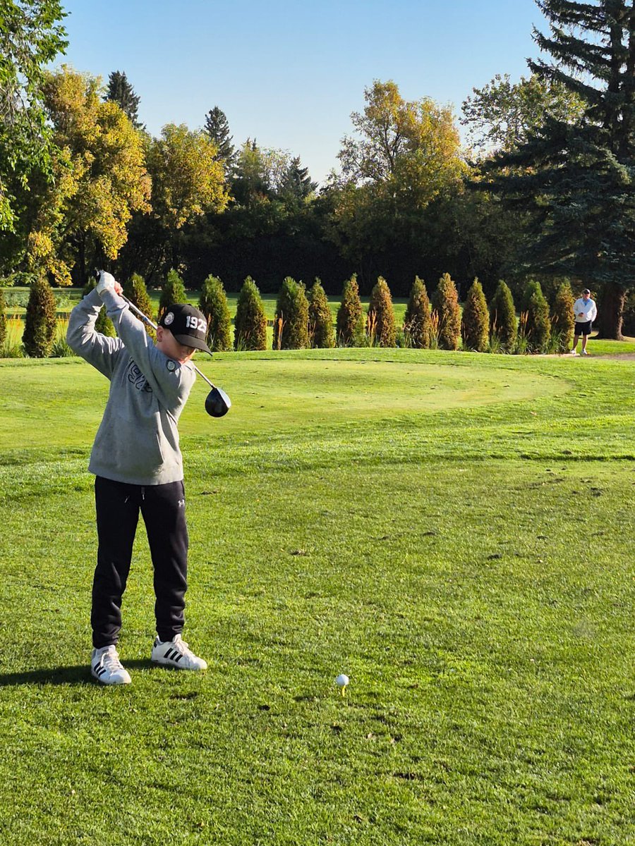 Lacombe Golf & Country Club tweet media