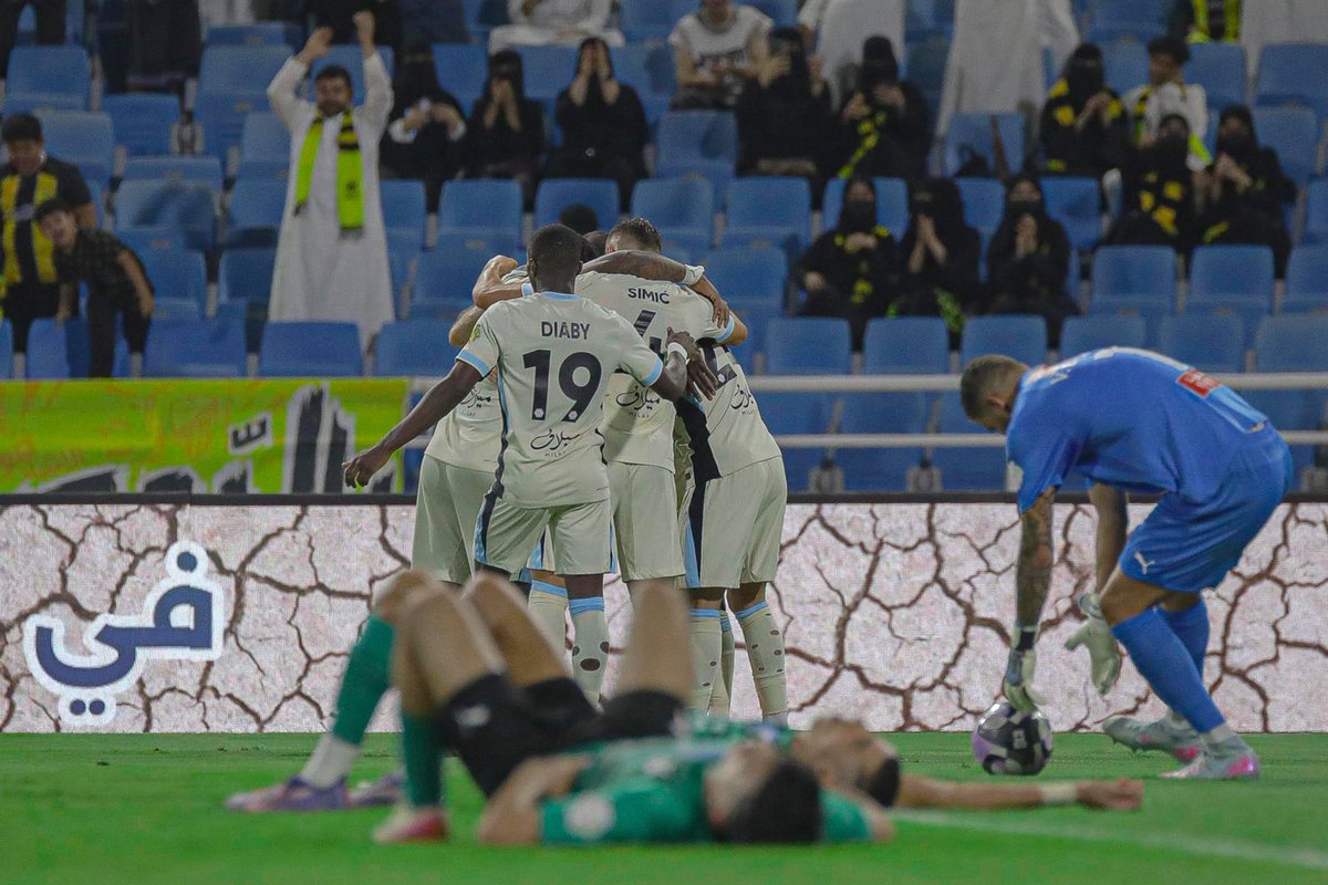 الحمدلله 3 نقاط مهمة الفوز بهدف قاتل يمنح الفريق جرعة معنوية ترفع المستويات وتعيد اللاعبين
كان بالإمكان أفضل مما كان فالعبود أساسي على حساب  الشهري وبرجوين راس حربة وأحمد الغامدي بتسديداته مطلب في مثل هذه المباريات
كلما صعبت ما لها غير كانتي، فعلها الموسم الماضي وأكدها اليوم