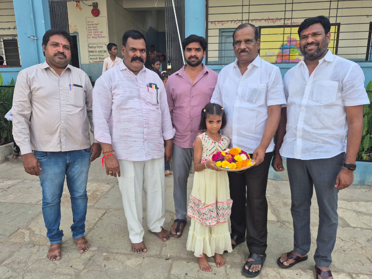 aerupula123's tweet photo. మణికొండ జిల్లా పరిషత్ &amp; మండల పరిషత్ ప్రభుత్వ పాఠశాలలో బతుకమ్మ సంబరాలు.. @SitaramDhulipa1 @ManaManikonda @DrRanjithReddy https://t.co/n6OoSdoOLU