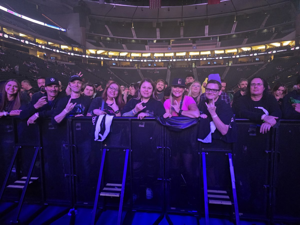 Lgbtgaymher's tweet image. @evanescence  show 21 was AMAZING. Thank you for always being my happy safe place. I didn't take many photos, I was too busy rocking out! Today is definitely an anti inflammatory day🤣until next time! Love you always! @AmyLeeEV @Tim_McCord @EmmaAnzai @Troy__McLawhorn @WillFnHunt