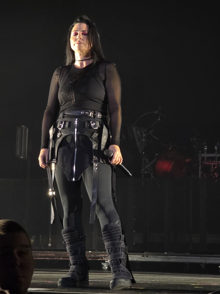 Lgbtgaymher's tweet image. @evanescence  show 21 was AMAZING. Thank you for always being my happy safe place. I didn't take many photos, I was too busy rocking out! Today is definitely an anti inflammatory day🤣until next time! Love you always! @AmyLeeEV @Tim_McCord @EmmaAnzai @Troy__McLawhorn @WillFnHunt