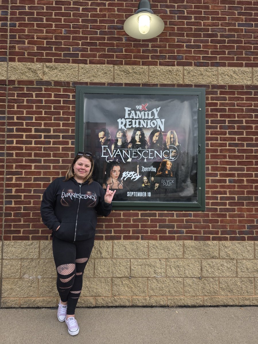 Lgbtgaymher's tweet image. @evanescence  show 21 was AMAZING. Thank you for always being my happy safe place. I didn't take many photos, I was too busy rocking out! Today is definitely an anti inflammatory day🤣until next time! Love you always! @AmyLeeEV @Tim_McCord @EmmaAnzai @Troy__McLawhorn @WillFnHunt