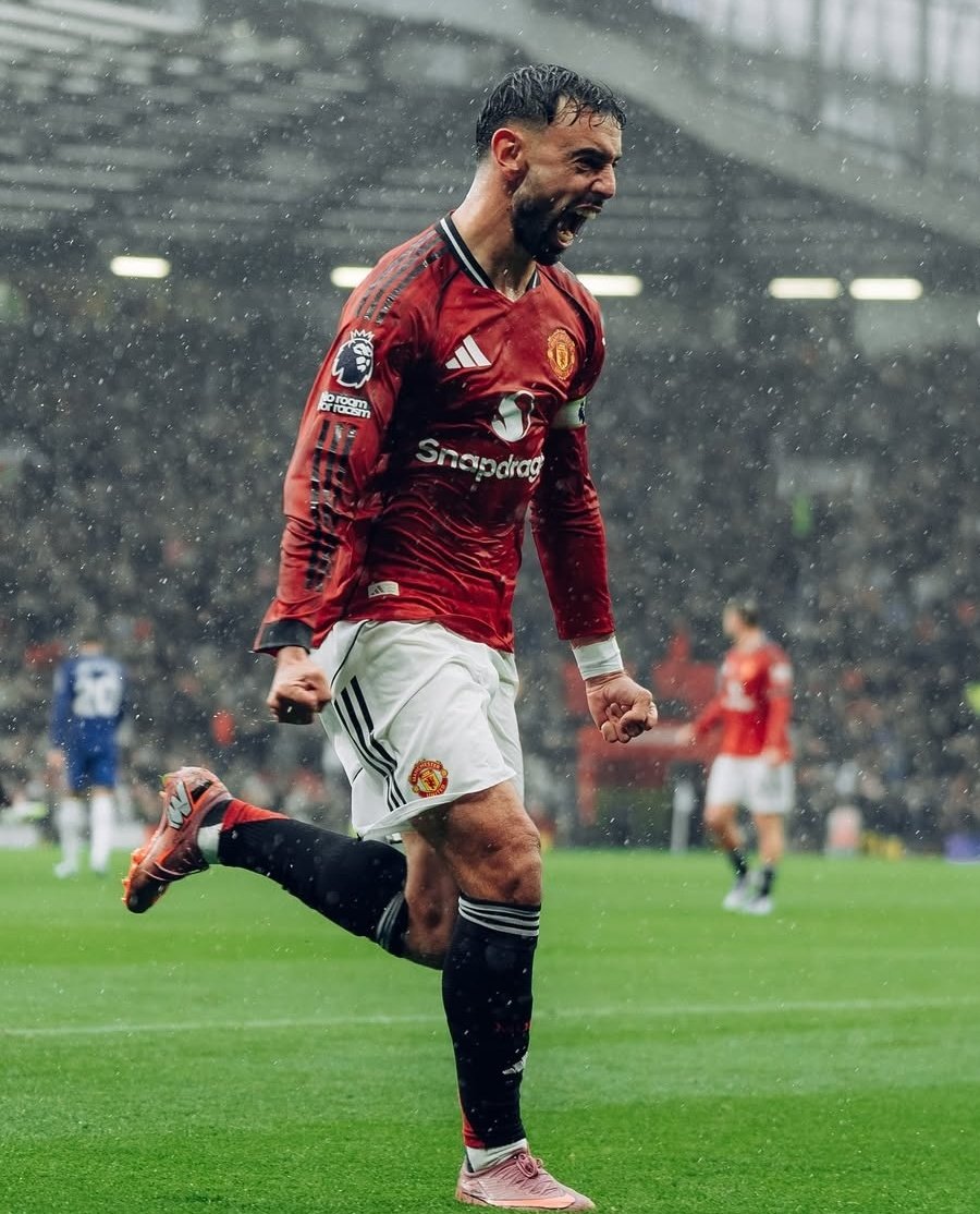 📊 Bruno Fernandes vs Chelsea 🔥

✅ 100% tekel sukses
⚡ 57 sentuhan
🛡️ 8 kontribusi bertahan
🎯 6 umpan silang
💪 6 recovery
📈 5 operan ke sepertiga akhir
⚽ 3 tembakan
🥅 2 on target
🚀 1 gol

👑 Captain Fantastic, gak kebayang EMYU tanpa Bruno 

#MUFC #BrunoFernandes