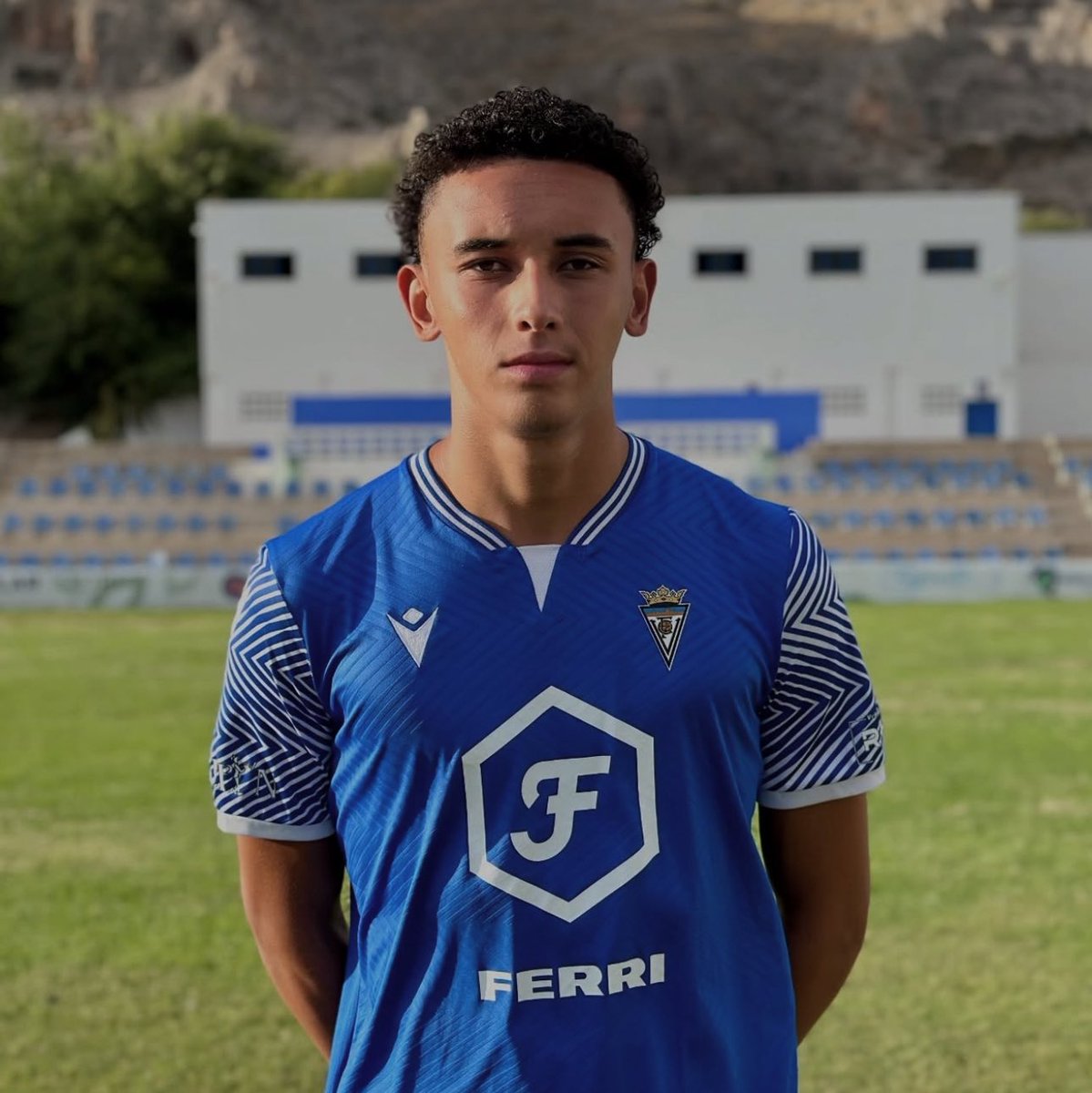 🇪🇸 Avontuur! Tijmen Klosteren zet vanuit Fortuna Wormerveer de stap naar Villena CF. Daar treft de verdediger de nodige landgenoten. ¡Vamos, Tijmen! 🙌