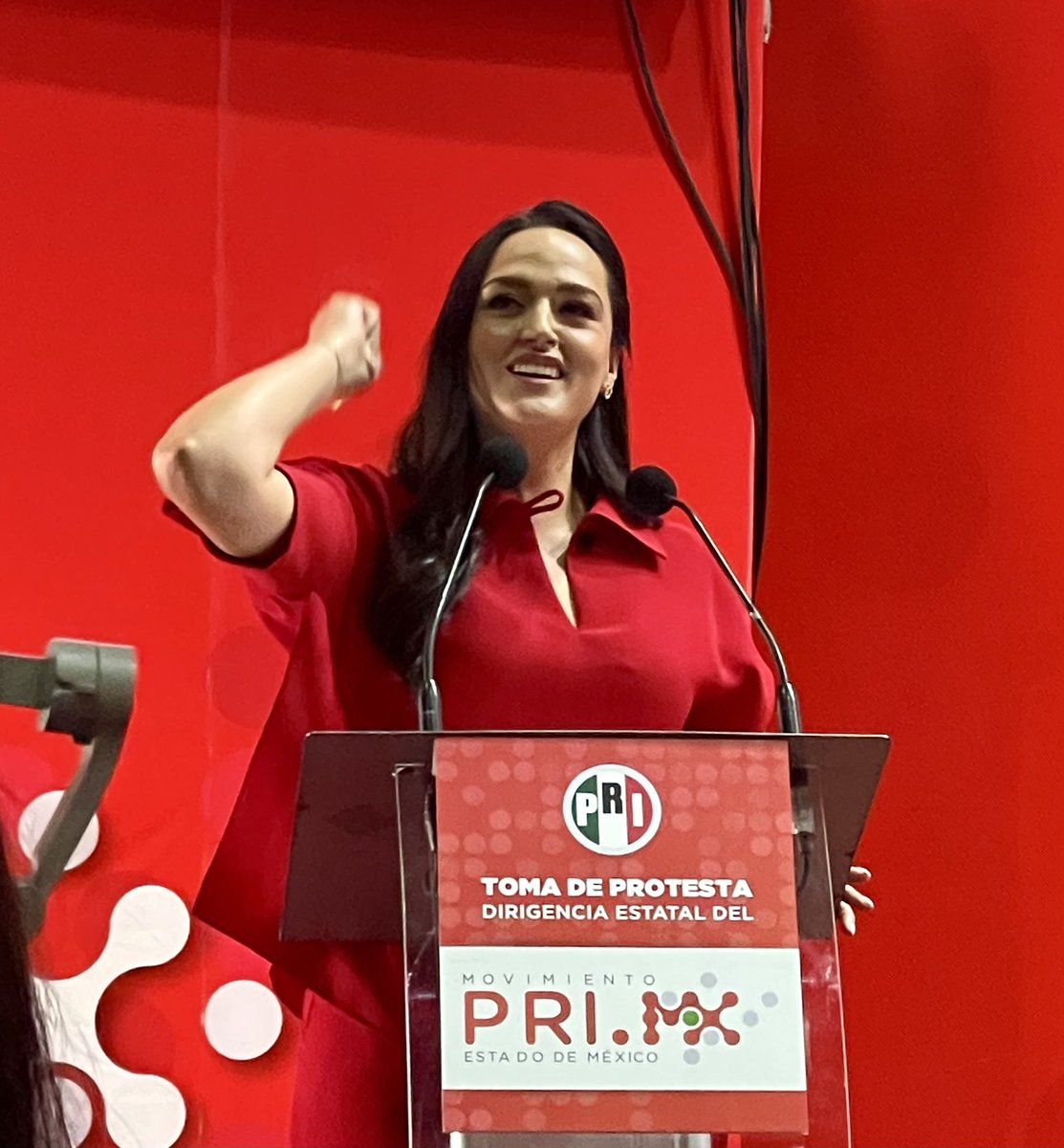 Anibal_osc's tweet photo. Me dio mucho gusto acompañar a mi amiga Xóchitl Salazar en su toma de protesta como Dirigente Estatal de #PRIMx.
Con su compromiso y liderazgo, nuestra militancia gana fuerza y rumbo.
¡Éxito en esta nueva etapa! 👏🇲🇽

#PRI #Toluca #OrgulloPriista
@PRI_EDOMEX @Mov_PRImxEdomex https://t.co/CPkxk5IYHi