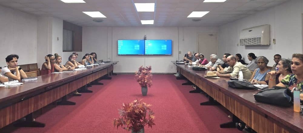 Sostuve encuentro con el Consejo de Dirección y miembros del Consejo Técnico Asesor del <a href="/MTSS_CUBA/">MTSS CUBA</a>,   donde analizamos propuestas para dejar de subsidiar productos y subsidiar a las personas. #UbidosXCuba🧵