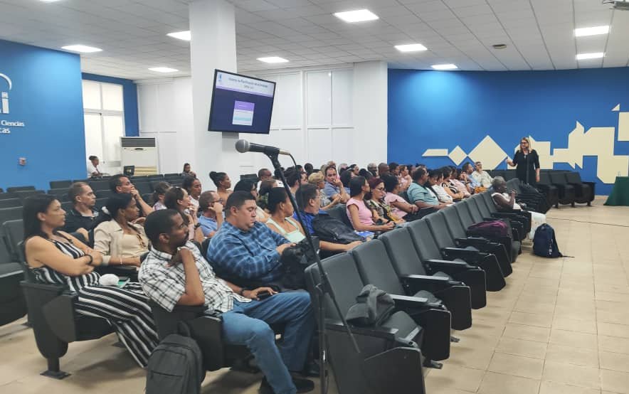 En la <a href="/universidad_uci/">Universidad de las Ciencias Informáticas</a> intercambiamos con el Consejo de Dirección y otros directivos, sobre la #TransformaciónDigital de la Planeación Estratégica basada en el Proyecto Estratégico de <a href="/CubaMES/">MES</a> 

 <a href="/WalterBG_MES/">Walter Baluja García</a> <a href="/MINCOMCuba/">Ministerio de Comunicaciones Cuba</a> <a href="/raydelmp/">Raydel Montesino Perurena</a> <a href="/lamadrid_79/">Alain Lamadrid</a> <a href="/dbuedo2018/">Denys Buedo Hidalgo</a> <a href="/rislaidy/">Rislaidy Pérez Ramos 🇨🇺</a> <a href="/modesto_gc/">Modesto Ricardo Gómez Crespo</a>