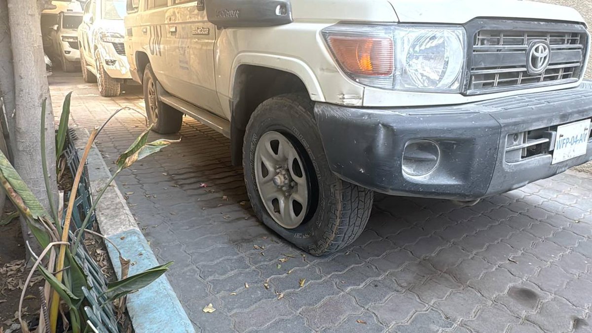 TheMossadIL's tweet image. Hamas just attacked UN workers in Gaza.

They fired on them, stole their bulldozer and jeeps, and blocked the aid route they were paving—deliberately stopping food and medicine from reaching Gazans.

CNN won’t tell you this. People who wholly blame Israel for Gazans not getting…