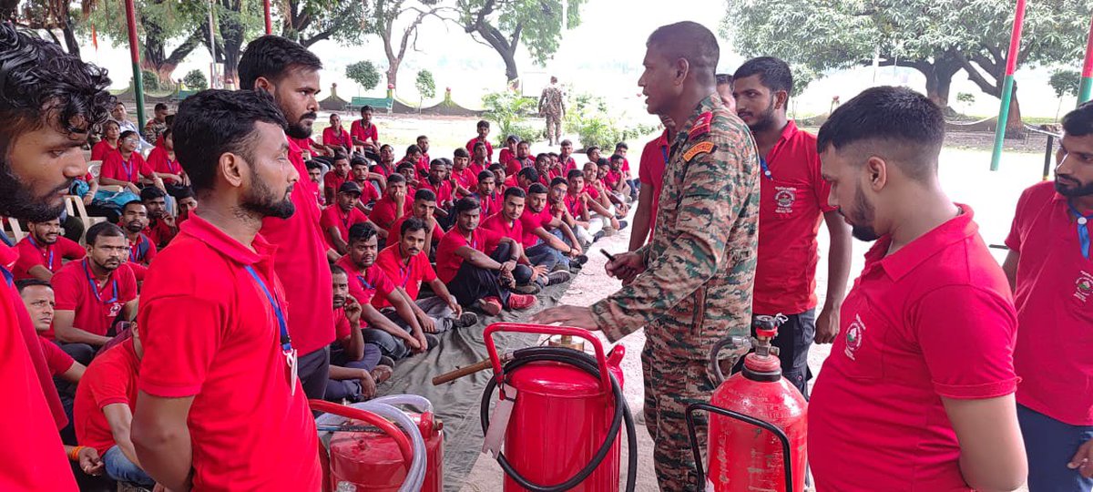 ndmaindia's tweet image. The training was conducted to focus on intensive capacity building in emergency leadership, crisis management, teamwork, disaster response drills, and key responsibilities during emergencies. #AapdaMitra #DisasterManagement #ndma