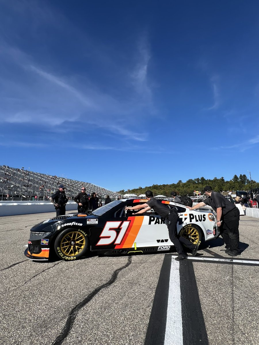 RickWareRacing's tweet photo. #NASCAR Cup Series practice and qualifying are coming up here at @NHMS. #TheMagicMile is a beacon for New England motorsports, and after the #ModifiedTour and @NASCAR_Trucks had their turn on this 1.058-mile oval, it’s our time to shine. Catch it on @TruTV @SiriusXMNASCAR beginning at 3pm EDT.