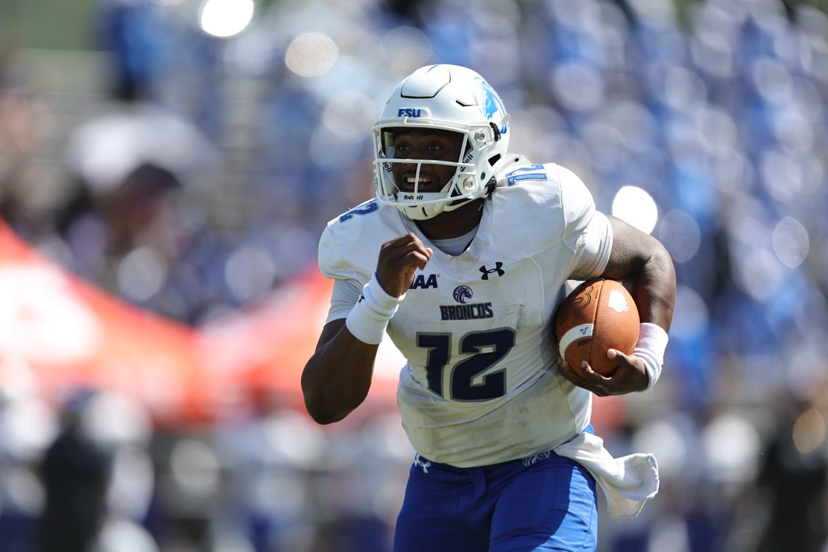 FSUBroncos's tweet image. Halftime: The Broncos are up 31-8 over ECSU!! 🐴💙🤍🏈
