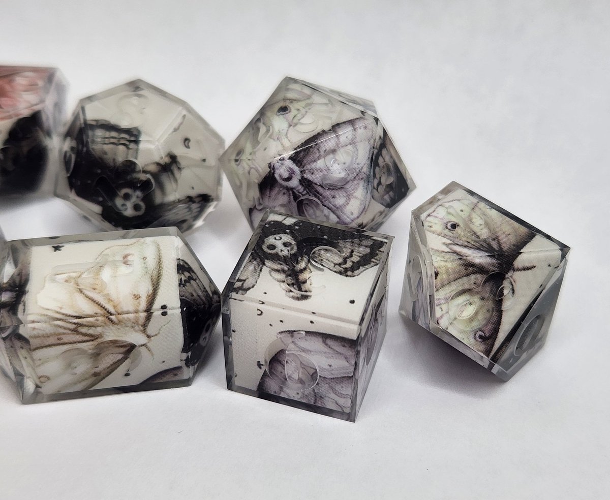 Sinnamon Roll Dice 🐶 tweet media