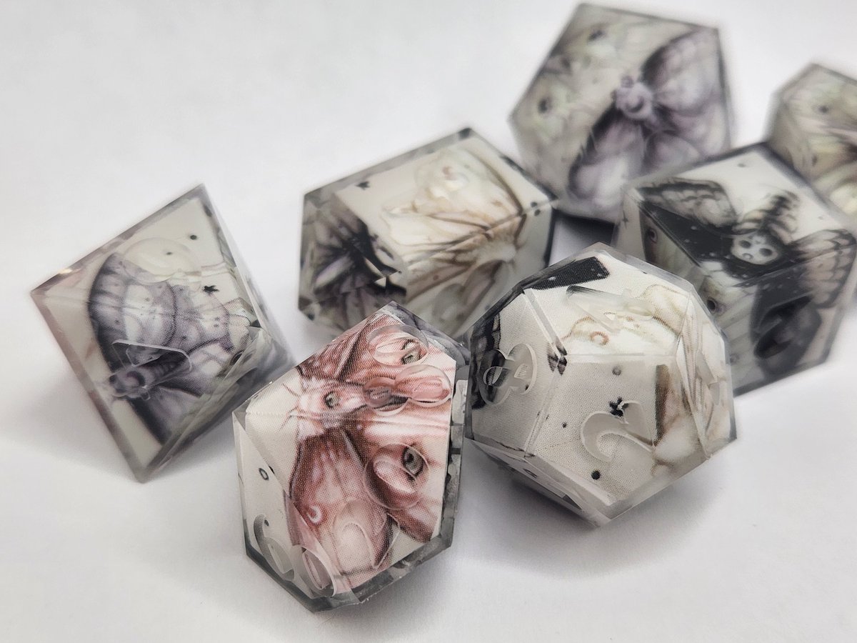 Sinnamon Roll Dice 🐶 tweet media