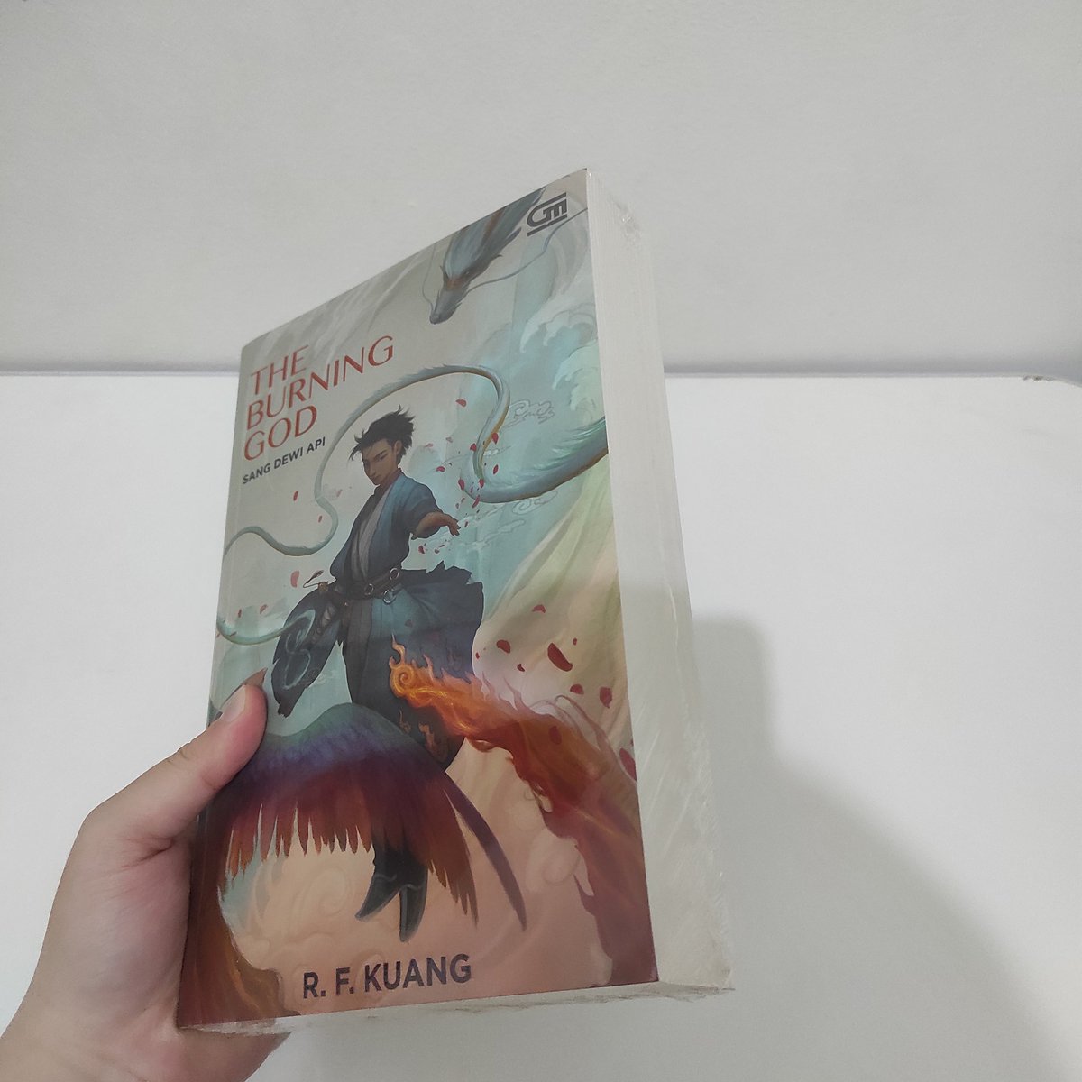 WTS NEW AND PRELOVED BOOKS tweet media