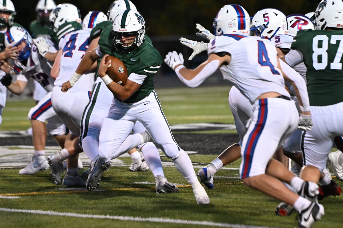 BrianSiebenthal's tweet image. Big win over Revere 14-0!
@GreenmenFB @ACSD_MH @DrPMilcetich @GreenmenNation @Greenmensteward @AuroraGambit @aurorayearbook @auroraathletics @ahsallsports @AuroraGridiron