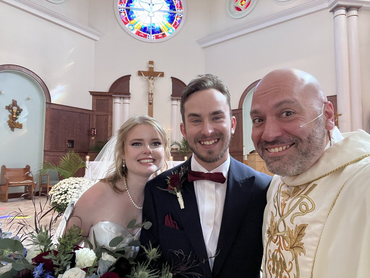 FrJerryTavares's tweet photo. This afternoon I joyfully witness the marriage of Hannah and François at @sptachurch. May God bless you both in your married life together!

#Love #Marriage #Sacrament #4Ever https://t.co/Ia79GiuesR