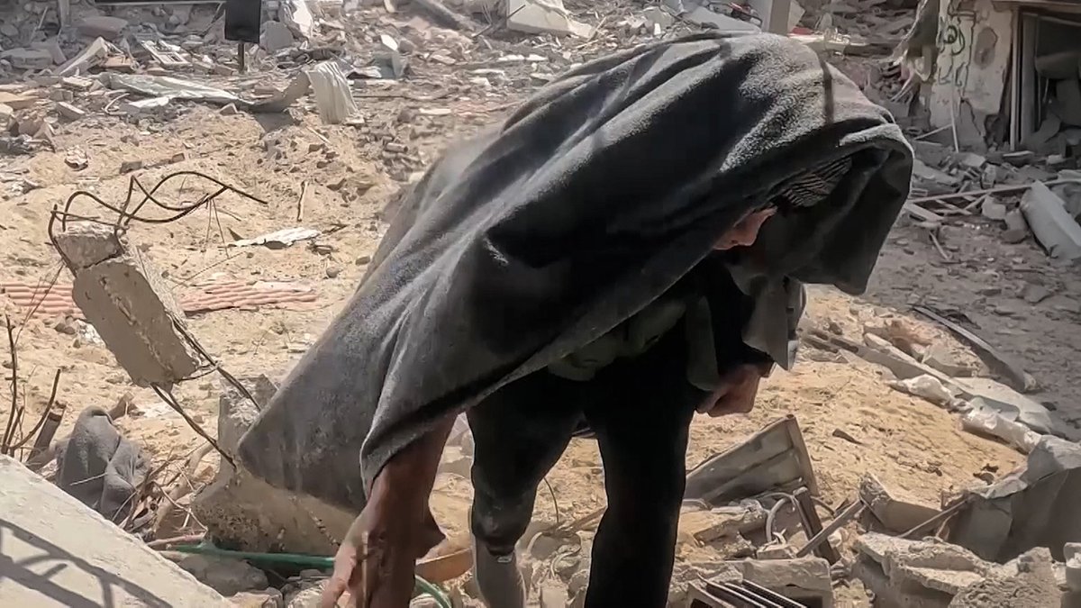 osSWSso's tweet photo. حاربنا تكنولوجيا المليارات بالبطانيّات...

الشهيد نزار ريان
قائد في كتائب القسام. https://t.co/3lYe03H5uU