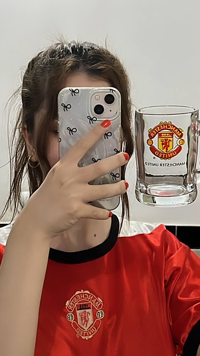 Modadi7's tweet image. تیم اول انگلیس، منچستر قرمزه🤭❤️😂

(وی از پریمرلیگ نفرت دارد)