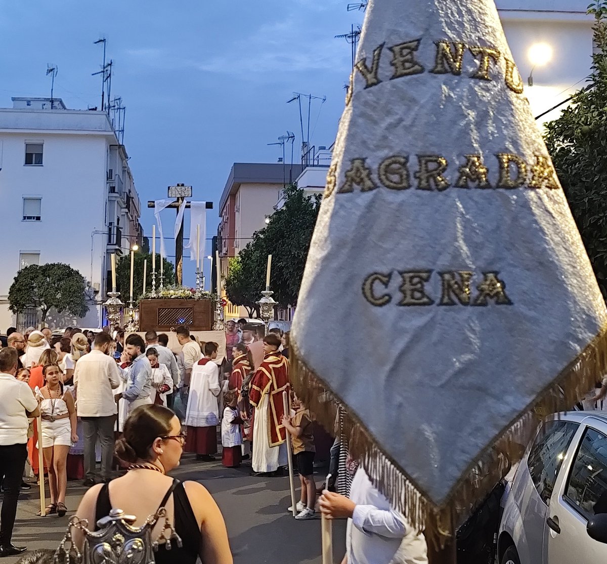 EXALTACIÓN DE LA CRUZ || El paso de la Exaltación de la Cruz recorre las calles de nuestra feligresía.

Por una incidencia en el recorrido, la procesión continuará por: Estepa, Ciudad de Méjico, Montevideo, Buenos Aires y Plaza de Ntra. Sra. del Amparo y Esperanza.