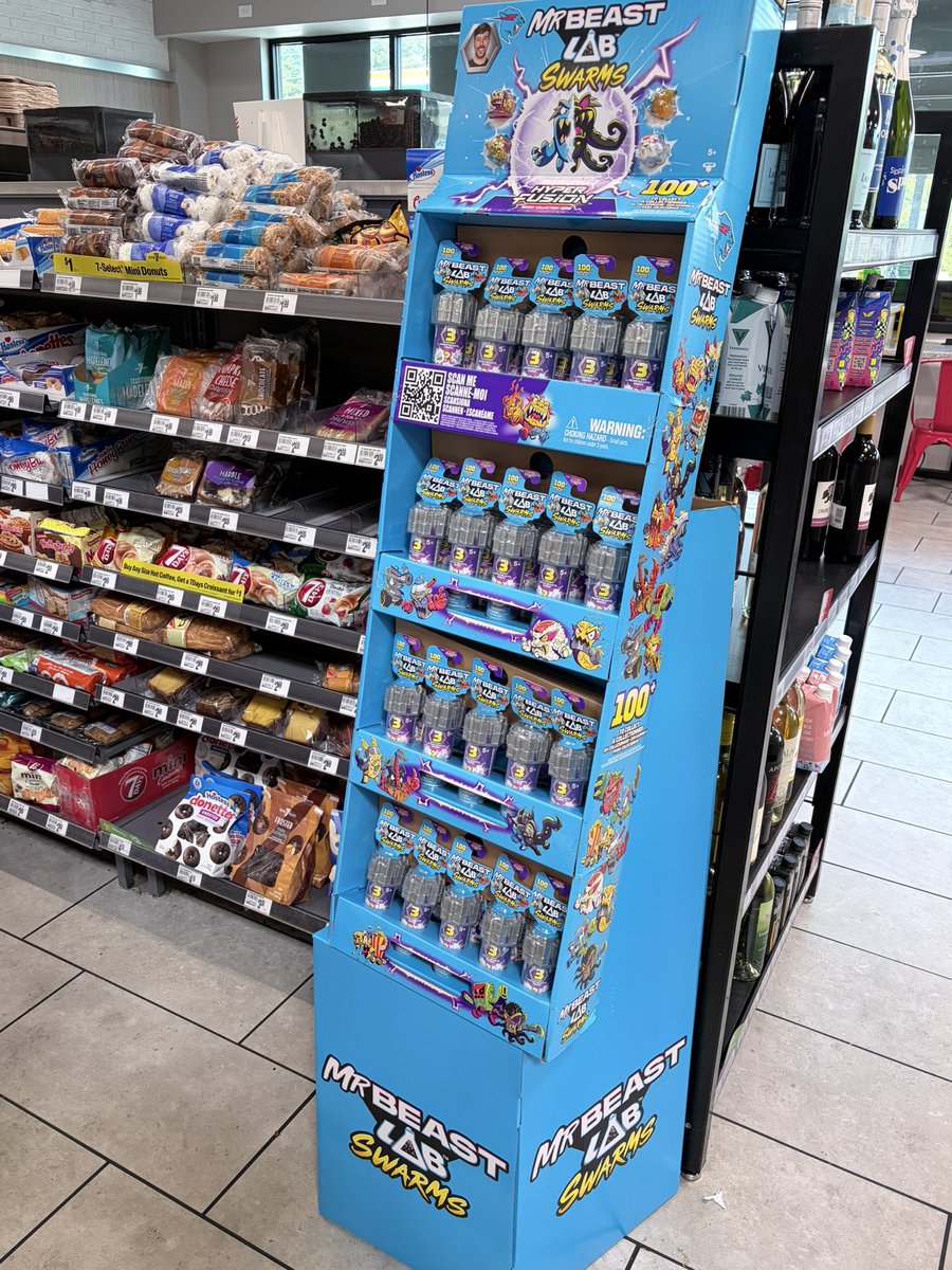 Ciserio's tweet image. I really wanted to try some @MrBeast choccy milk at @7eleven but the one on ramsey street, Fayetteville, nc didnt have any. This is all they had. Super unfortunate
