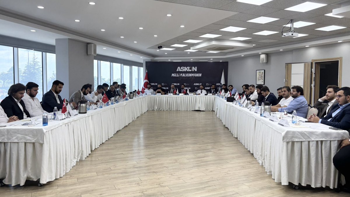 Genel Başkanımız M. Fatih Demirci öncülüğünde Genel Merkez Yönetim Kurulu toplantımızı gerçekleştirdik. 

Genç ASKON Genel Merkez olarak gündemimiz, Sanayi 2053 Zirvesi, Özbekistan Programı, Türk-Arap Ekonomi Forumu’ydu.

Memleket gençliği için devam! 🇹🇷