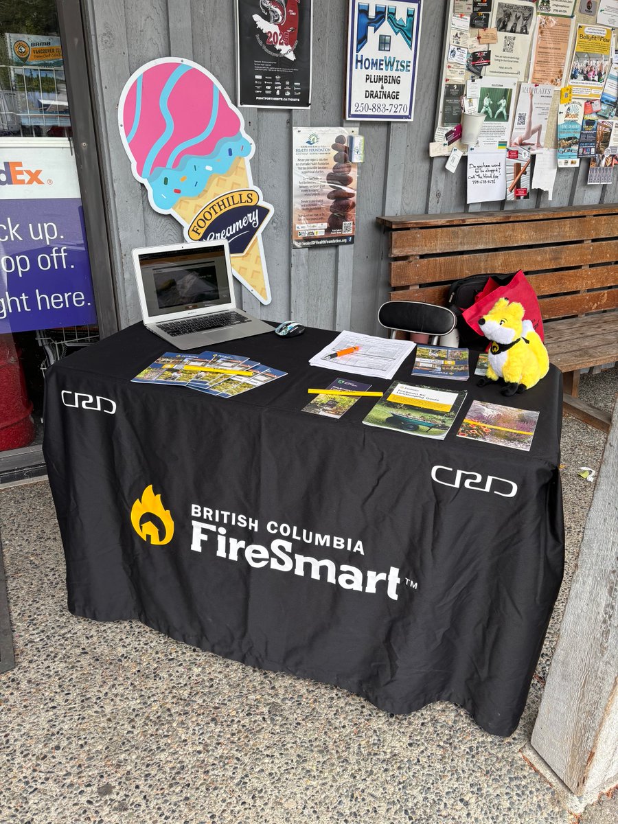 JdFemerg's tweet image. #FireSmart will be at East Sooke Grocery this afternoon, stop by and chat with Rosie