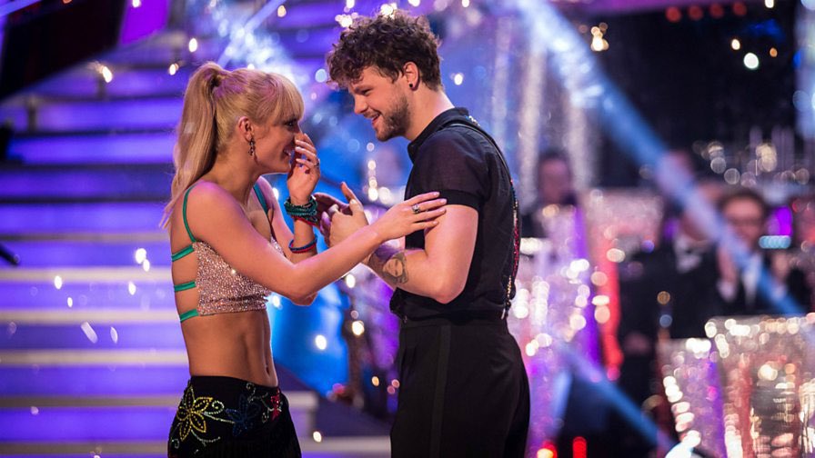 Aw - Let’s go class of 2025

Best of luck strictly squad. No matter what, you’re going to make memories that stick with you. Have a boogie!

#StrictlyComeDancing forever ♥️ 

(Literally brilliant telly)