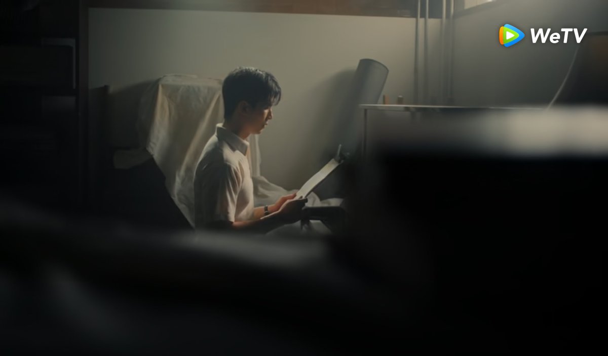 ข้าพเจ้าจึงหวังว่าในอนาคตทั้งสองคงจะได้พบกัน ณ ที่ใดที่หนึ่ง ที่ทั้งสองจะเป็นอิสระจากพันธนาการทั้งปวง สามารถเป็นตัวของตัวเองได้อย่างเต็มที่ และกุมมือกันได้อย่างเปิดเผย

เมื่อถึงวันนั้นข้าพเจ้าจะรออ่านเรื่องราวของทั้งคู่ผ่านจดหมายแนบทำนองฉบับใหม่ และหวังว่าคุณใกล้รุ่งและสรัสวดี