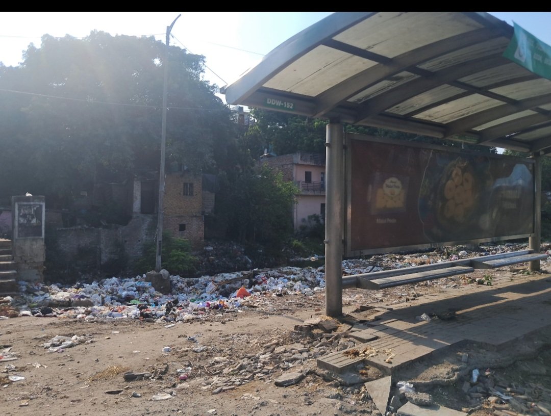 Amid 15 day's of स्वच्छ पखवाड़ा 
saw  heaps of dumped Garbage near Uttam Nagar East metro in Delhi..Similar dumps were seen all along the roads from Dabri to Mahavir Enclave and Pankha road
 <a href="/gupta_rekha/">Rekha Gupta</a> जी से करबद्ध  निवेदन है कि कृपया संबंधित को उचित निर्देश दे.