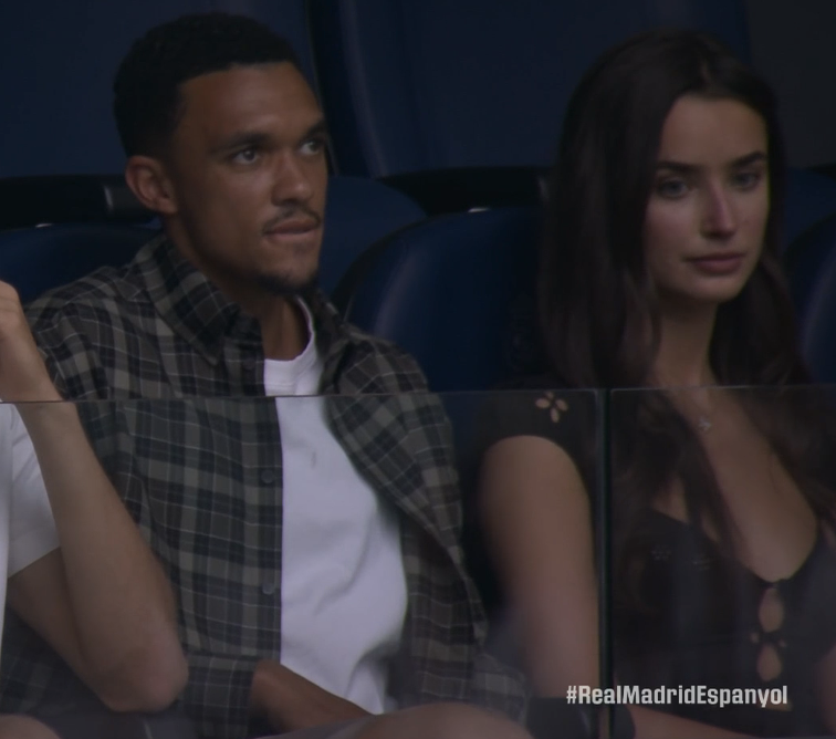 TouchlineX's tweet image. 📸 - TRENT WITH HIS GIRLFRIEND!