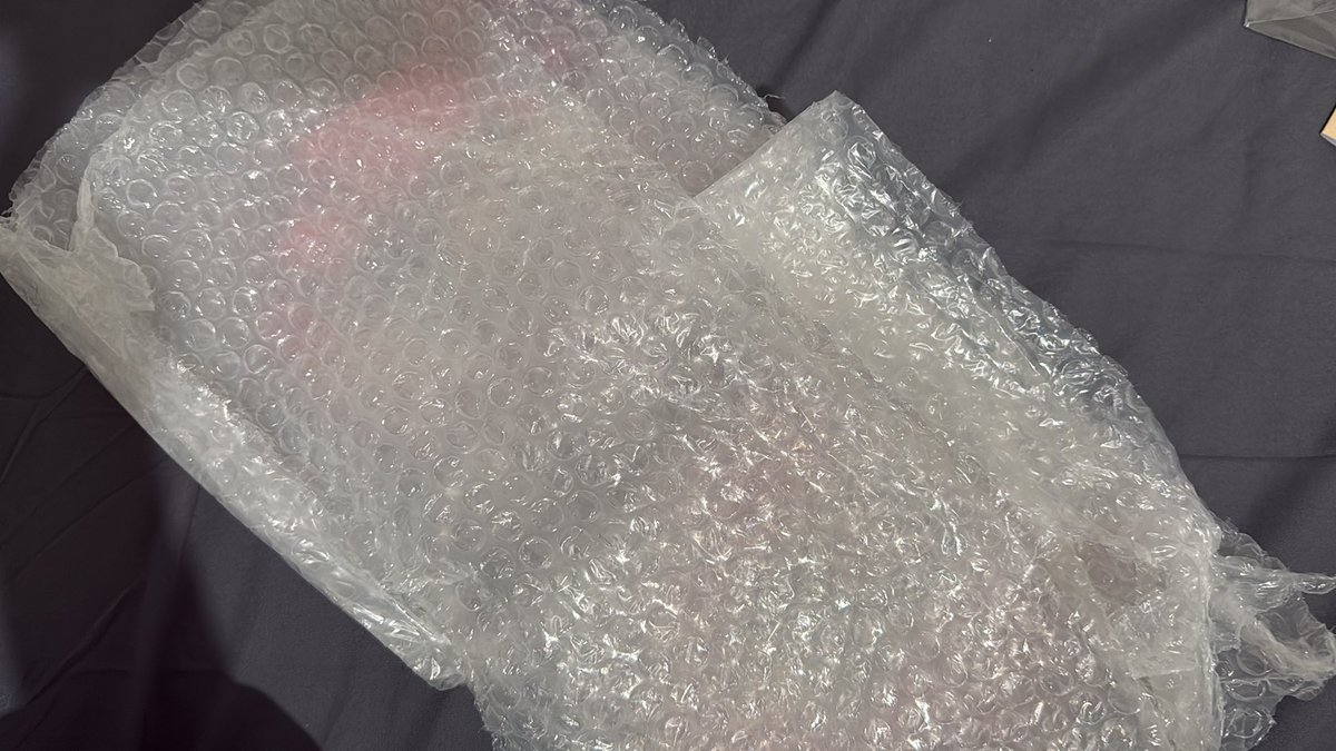 Kepo gak pcnya yg mana aja? HAHAHA

Album GA landed safely~~  thanks to <a href="/gorosezzty/">ROSEZZTY</a>🫶🏻 albumnya sampai dengan selamat😍!!