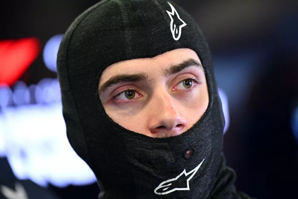 Nachez98's tweet photo. 🤨 Colapinto: 

"Prefiero chocar por ir rápido que ir lento y no tener daños"

📰 MotorSport LATAM https://t.co/A75ZGAb6af