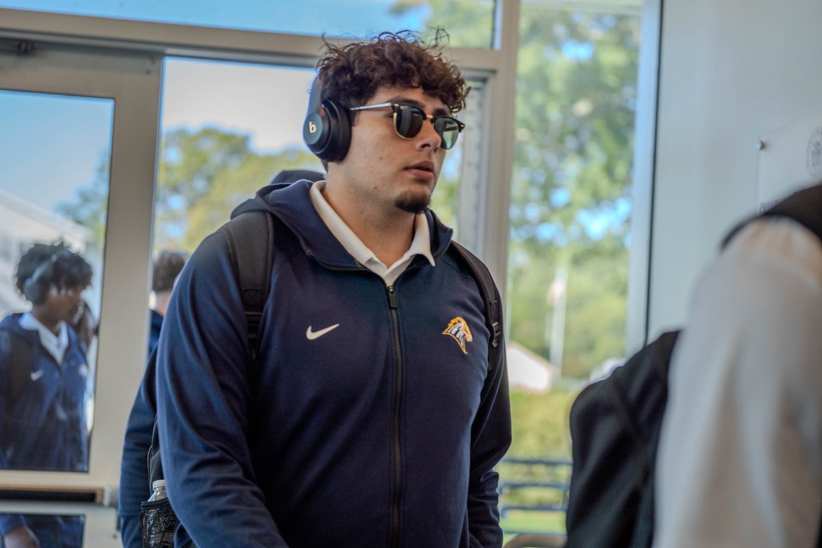 𝐋𝐎𝐂𝐊𝐄𝐃 𝐈𝐍 🔒

#FindAWay | #FAST