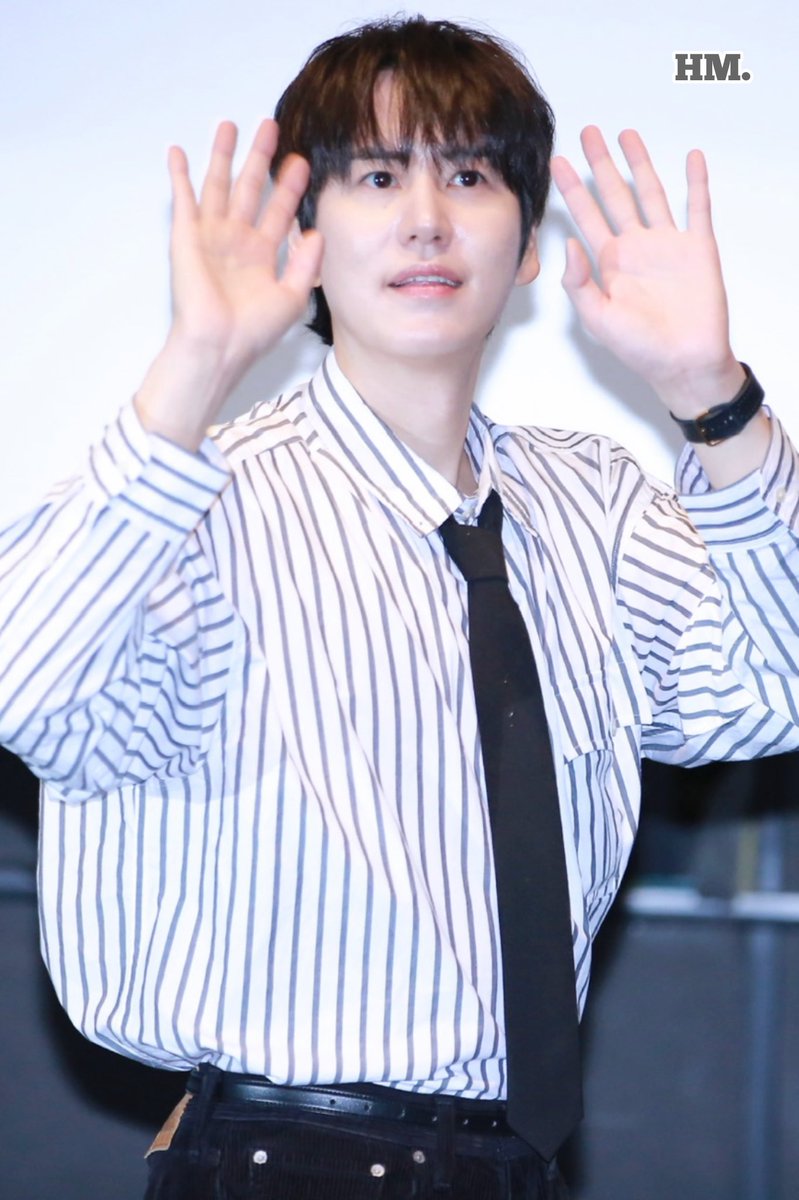 250920 Preview.
프랑켄슈타엔 무대인사

👋👋👋

➖

#규현 #KYUHYUN 
#キュヒョン #圭贤