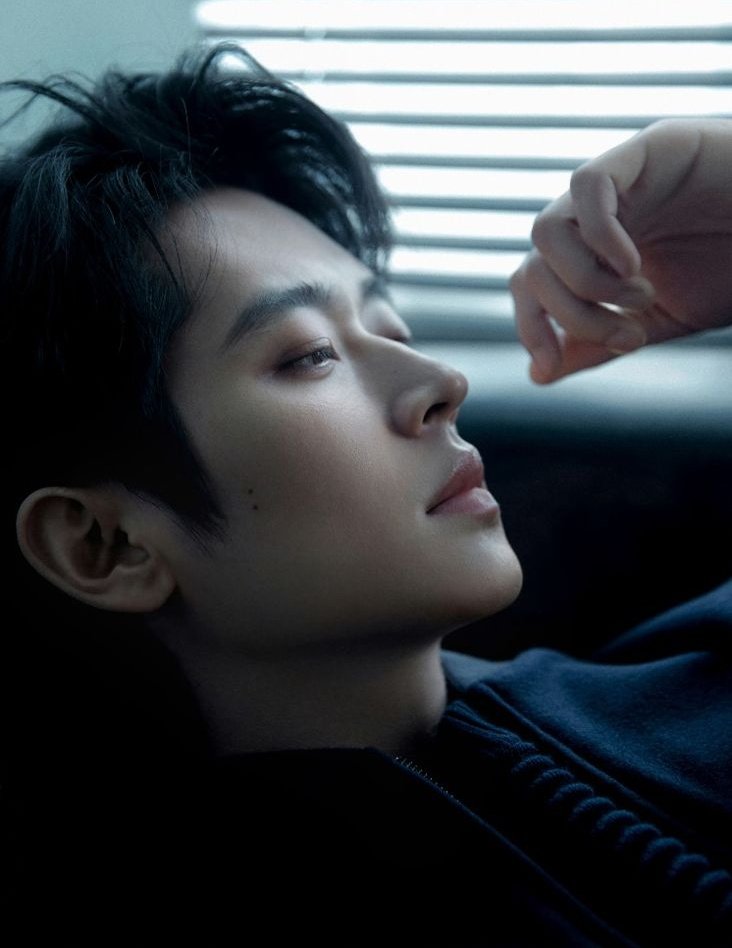 eclipsepetals_'s tweet photo. anyways, cheng lei thirst trap for my eyes

#chenglei • #丞磊 https://t.co/DII7NnW6as