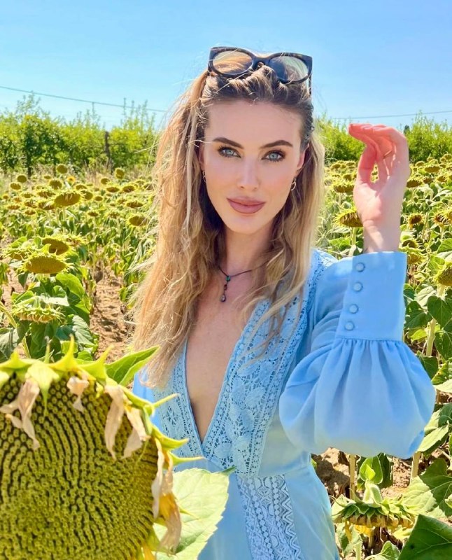 lsabellaJones's tweet photo. Sunflowers remind me: no matter what, always turn toward the light. https://t.co/EisjD0oVzY