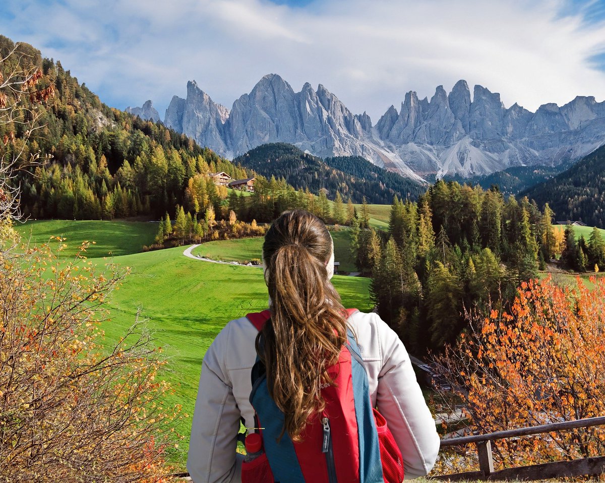 Tour buses. Selfie sticks. Traffic jams. 🥴 The Dolomites are being loved to death. Our new guide isn’t about escaping crowds — it’s about not becoming them.🥾 7 ways to travel better, feel more awe, and leave these peaks wilder than you found them: throneandvine.com/dolomites-trav…