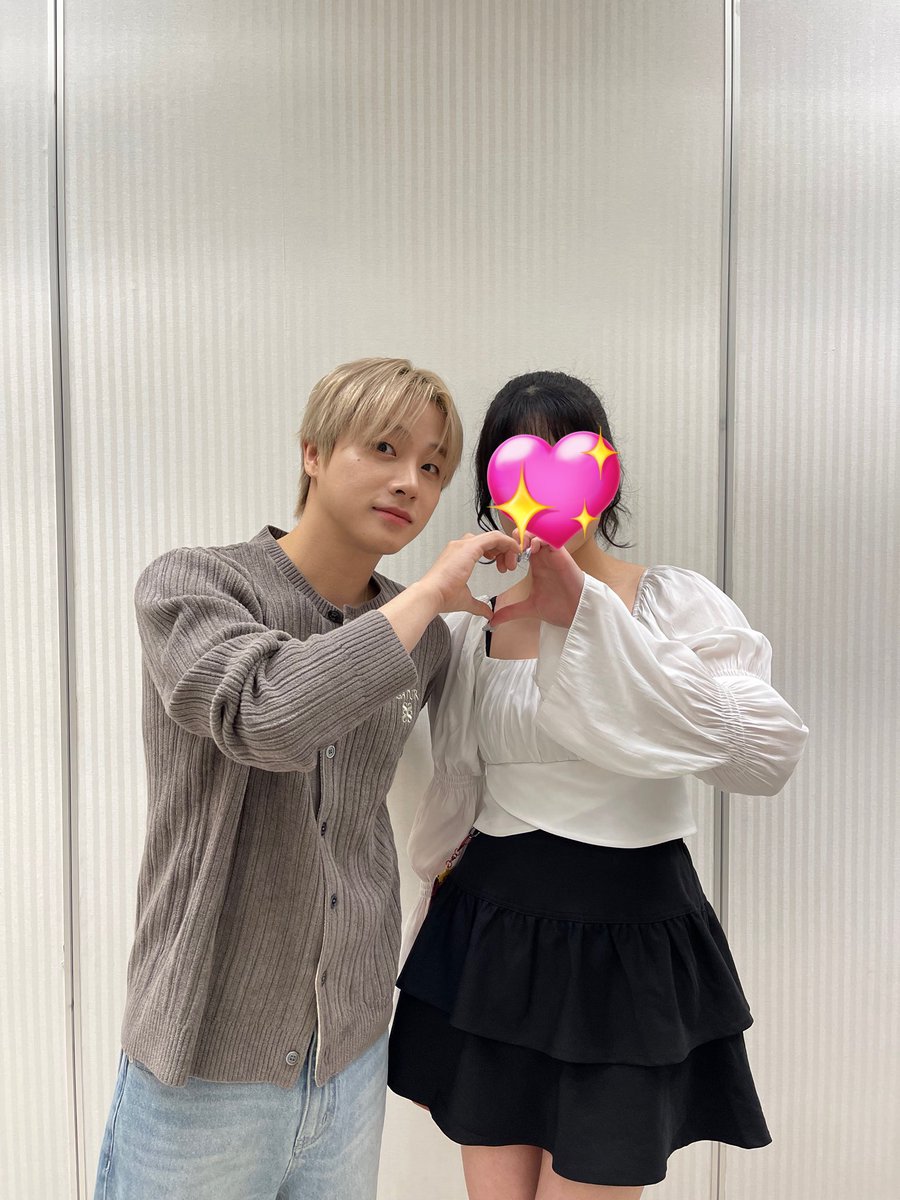 jay__gnani's tweet photo. 2025.9.20 福岡リリイベ

相変わらずパチンカスで認知してくれとったけど、サインの時はみゆにしとくねって言ってくれた🥺

写真撮る時距離近すぎてやばかったけど相変わらずかっこよすぎてもうだいすき🫶🏻

#iKON #JAY #ジナン https://t.co/3Sv8ILjvF4