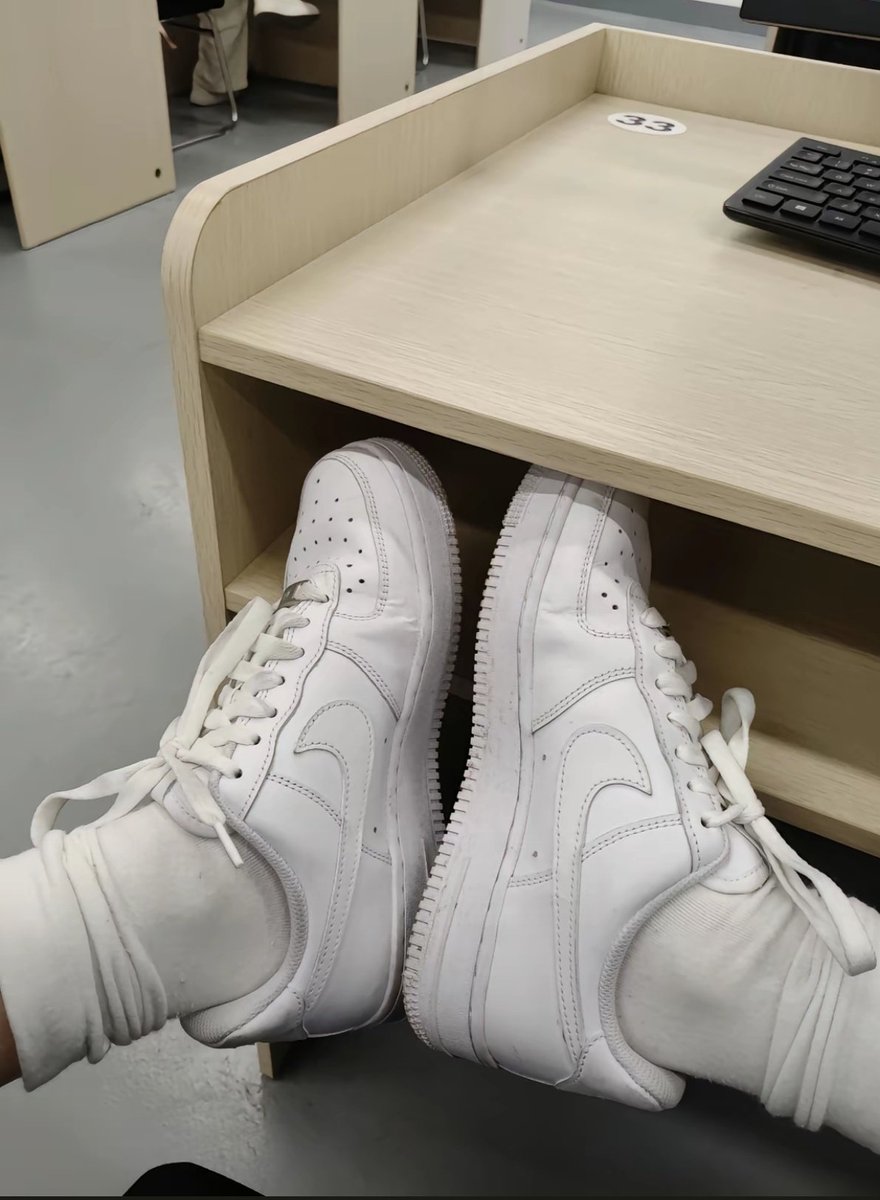 把命令当圣旨的🐶呢？点赞带照私信
#控制 #女s #白袜 #调教 #锁 #胁迫