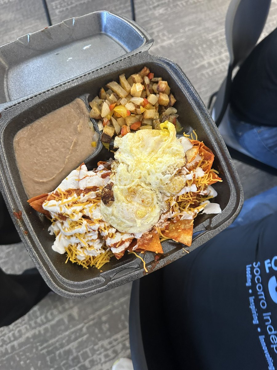 Desigo13's tweet image. 🌤️No better way to kick off Walk For Success this Saturday morning, than with our culinary students surprising us with breakfast. 🍳
@STUCOEASTLAKE
@Eastlake_HS
@luismartinezMBA
@AGomez_EHS
@CMartin_EHS
@24esther7_EHS
#EndlessOpportunities
#Gameon