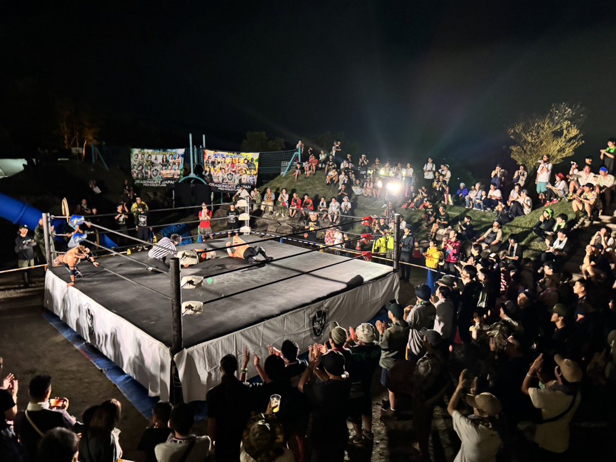 problem0128's tweet image. #DRAGONGATE では初の中津川、初の音楽フェスイベントとのコラボ
プロ講のときはこれだけの人でしたが、試合が始まればこんなにたくさんの人が
今度はフェスもしっかり楽しむぜぇ
また来年会おうぜぇ
じゃ〜な‼︎
#中津川ウッド