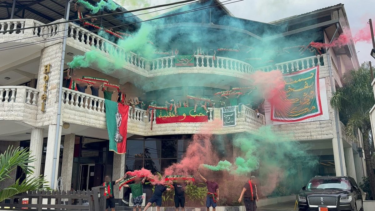 من ليبيريا حضور أولترا حب وعقلية،حيث استعرضت لافتة جديدة بالكوفية الفلسطينية واللون الأسود كتعبير عن صمود المقاومة وحداد على أرواح فاجعة السقوط

وقدمت وشاحها الجديد ذو الوجهين الذي يمثل الباش الرسمي و شعارها نسير بفخر في مكان
الأولترا صمود وتماسك

#ultrasmentality 
#viragesud