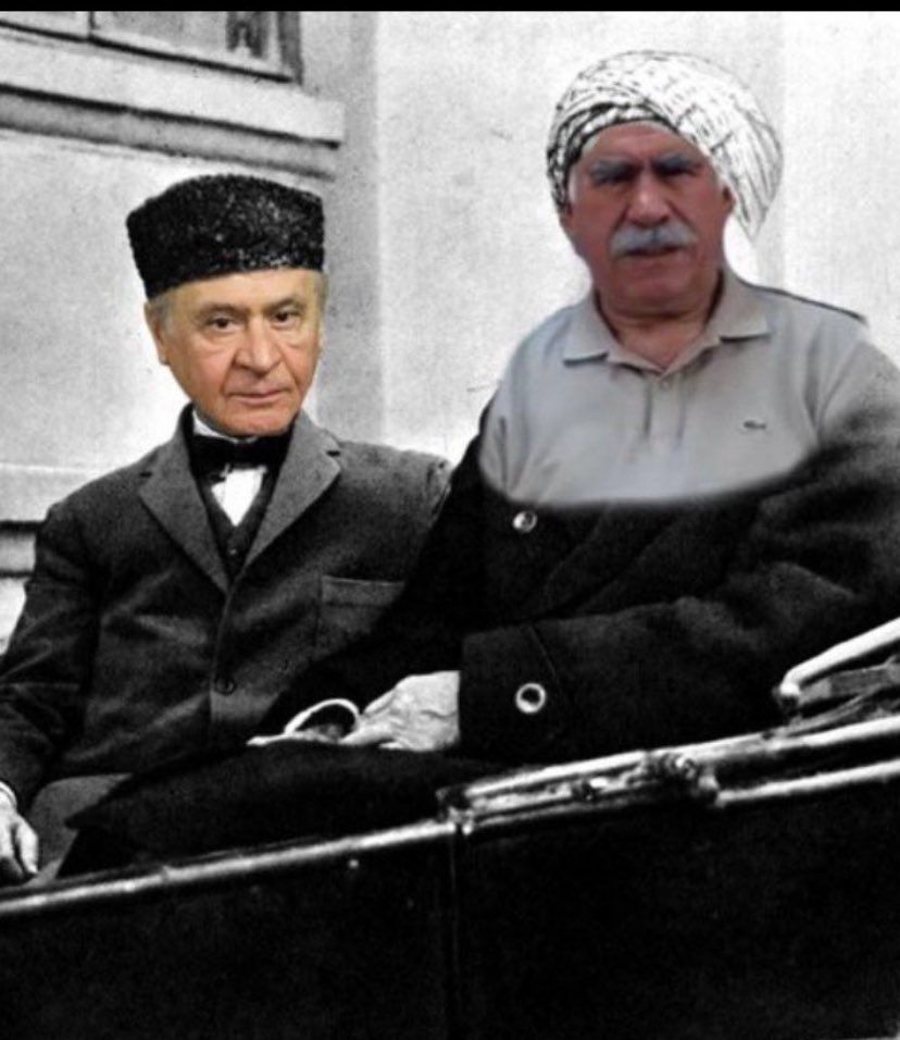 ShilanYasar's tweet photo. Türk-Arap-Fars kamburunu üzerimizden atamadığımız sürece, Diyap Ağa döngüsünden kurtulmamız imkansızdır… Onbinlerce Kürdün kanına giren bu haydutlar Kürtlerin haklarını koruyacak?! Traji komik bir durum..  Tanrı Kürtleri bunların getireceği olası demokrasiden korusun! #Kurdistan https://t.co/be7MRwpila