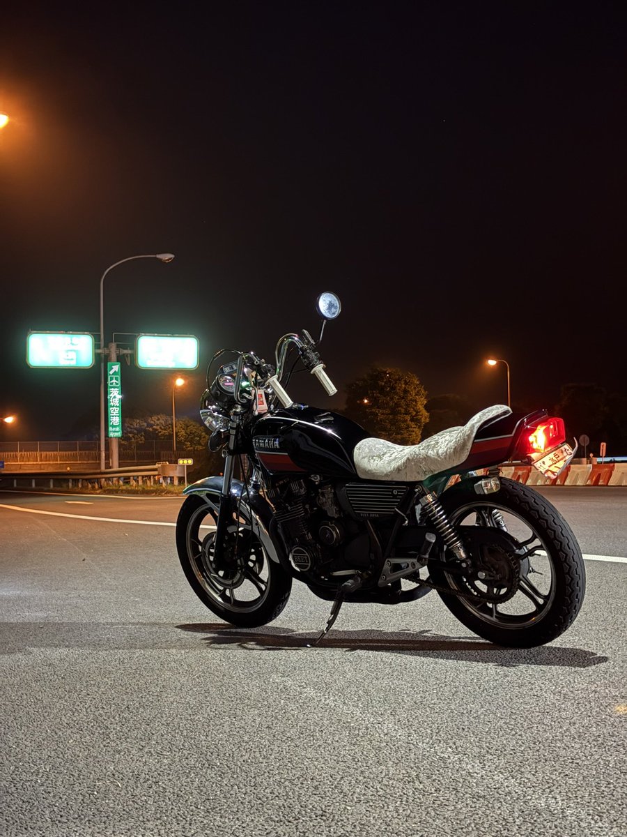nIMk9dvLCQJOhJs's tweet photo. 高速は夜に限る https://t.co/y26Lx66cTy