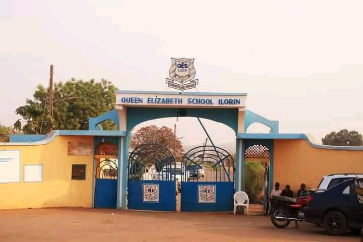 dotunreel's tweet photo. Truly, "the Pen is Mightier Than the Sword"
Kwara has approved admission for visually impaired girls into Queen Elizabeth School, with free education, accommodation, transport & feeding.
This approval came after a report supported by @WSoyinkaCentre
https://t.co/SMbh0wARDL https://t.co/tzNTaj85qf