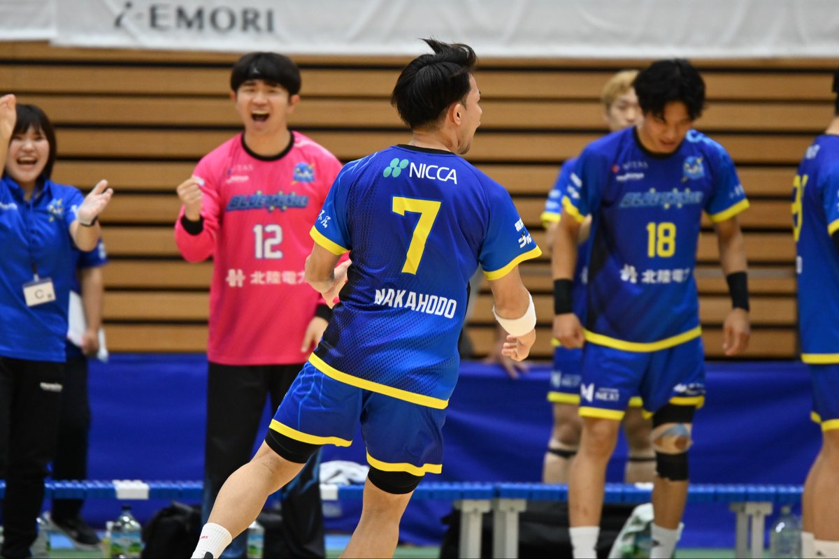 7akahodo's tweet photo. 昨シーズン開幕から2連勝した。
そこから4連敗した。
あの悔しさを忘れてはならない。
必ず４連勝する。
Road to playoff. https://t.co/9PS5e4xAUl