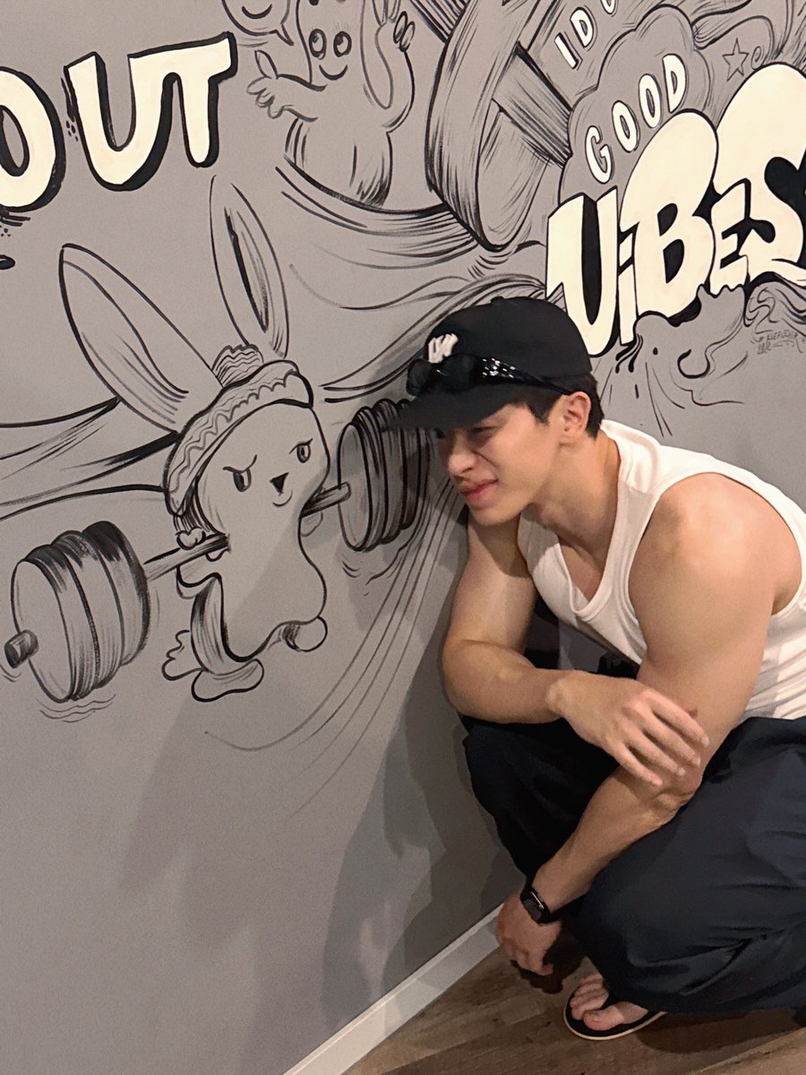 [👣]
2025 WONHO WORLD TOUR
#STAYAWAKE D-1

📍Warsaw

#원호 #WONHO
#STAYAWAKEinWarsaw
#2025WORLDTOUR_STAYAWAKE