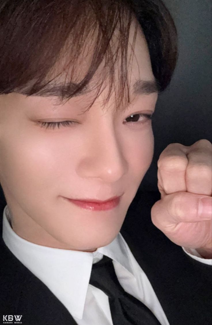To Kim Jongdae, the person who's been my constant source of happiness, HAPPY BIRTHDAY! 🎂🎉 I hope you always stay healthy, happy, and get to do all the things you love 💛

In my darkest times, you were always the light at the end of the tunnel. May you never lose that light &amp;